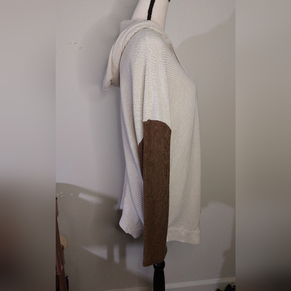 NWOT Cream/Brown Asymmetric Hem Hoodie - Picture 5 of 8